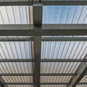 Tấm lợp polycarbonate dạng sóng Skylite với cấu trúc nhẹ và độ cứng cao