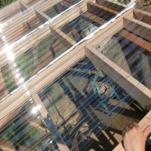 Chất liệu polycarbonate dạng sóng Ultralite dễ lắp đặt, thi công