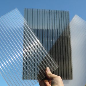 Tấm polycarbonate có trọng lượng nhẹ